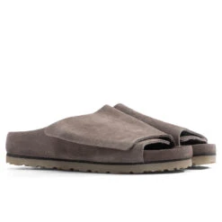 Fear Of God X Birkenstock The Los Feliz Suede - Ash 9 Fear Of God X Birkenstock The Los Feliz Suede - Ash -Shoe Series Store Fear of God x Birkenstock The Los Feliz Suede Ash 1024729 ASH 01 21 23 Feature KN 5