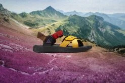 Nike ACG Air Deschutz+ - Solar Flare/Action Grape/Cinnabar -Shoe Series Store Nike ACG Air Deschutz Solar Flare Action Grape Cinnabar DO8951 700 07 06 22 Feature 01